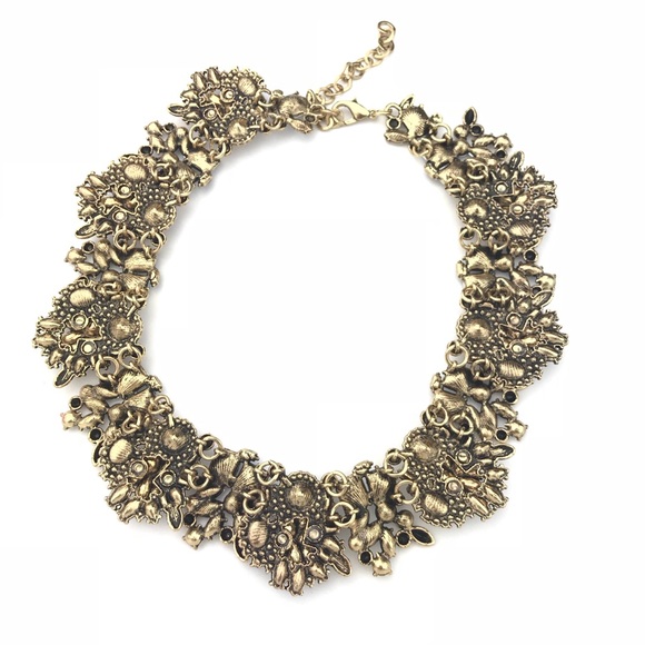 RESTOCKED! ❤️ “Reagan” Crystal Statement Necklace - Picture 3 of 3